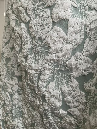 Vestido cóctel invitada verde menta y gris