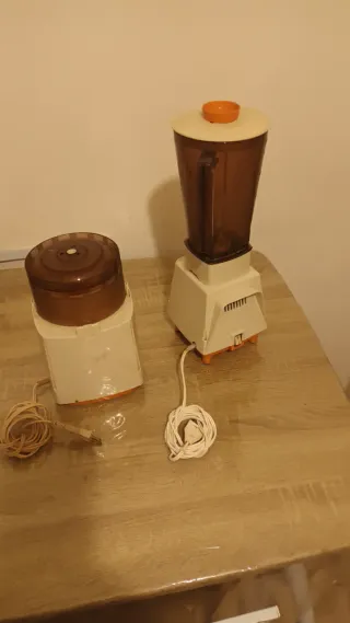 Batidora y picadora antiguas