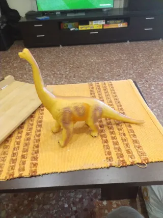 Dinosaurio Juguete Gigante Amarillo