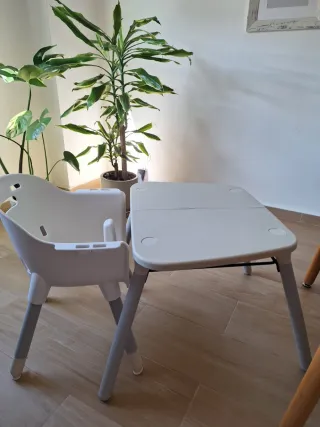 Trona de bebé blanca