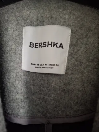 Abrigo Bershka Gris