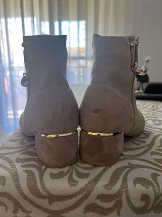 Botines beige nuevos