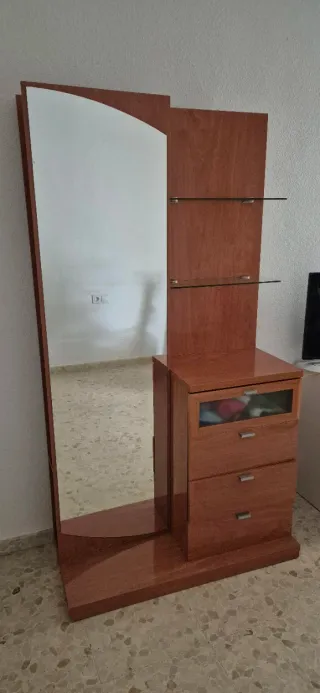 Mesitas de noche y armario espejo mader dormitorio