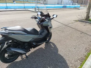 Honda Forza 350 Maxi-Scooter Automática