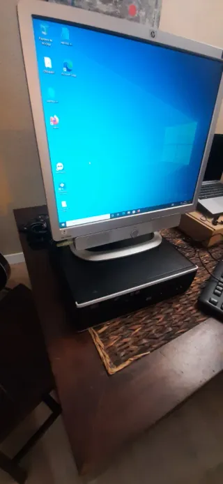 Ordenador i5 con pantalla