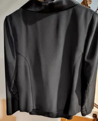 Traje de chaqueta y pantalón negro esmoquin señora