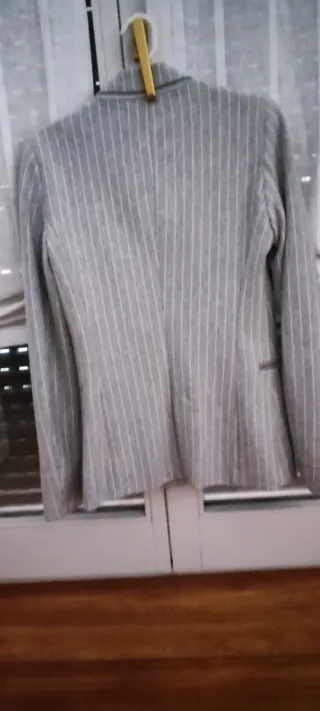 Americana gris Stradivarius Talla M