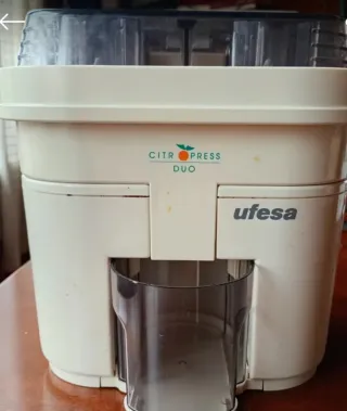Exprimidor eléctrico Ufesa Citropress