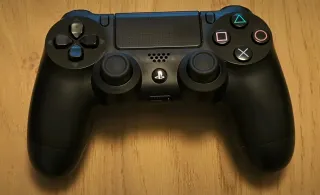 PS4 (PlayStation 4) Negra + 2 Mandos + 5 Juegos