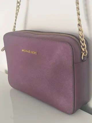 Bolso Michael Kors Morado y Dorado