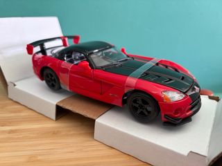 Bburago 1:24 Dodge Viper SRT 10
