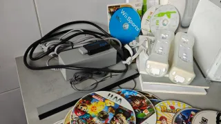 Consola Nintendo Wii + Wii Fit + Extras