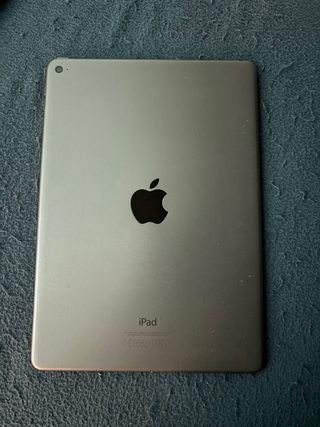 Tablet Apple iPad in colore blu