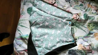 Falda reversible  hecha a mano.