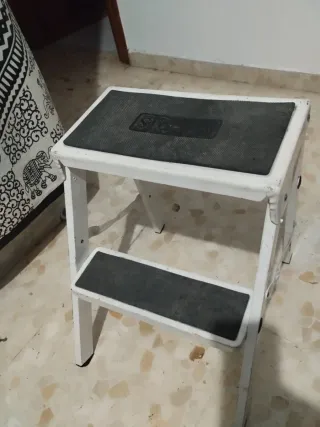 Escalera Taburete Plegable Blanca