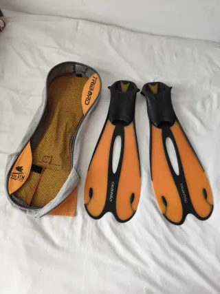 Aletas Tribord Naranja Talla 36 + Bolsa nylon.
