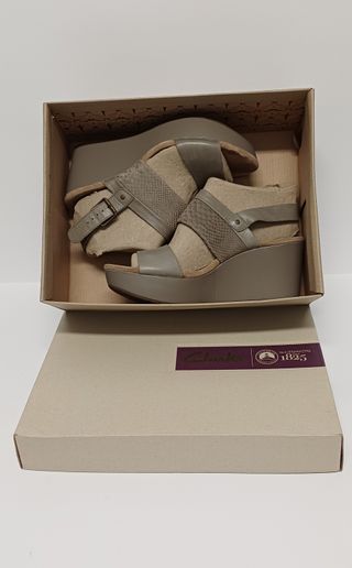 Sandalias Clarks Cuña Caqui Talla 40