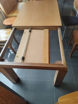 Mesa de madera para cocina o salón
