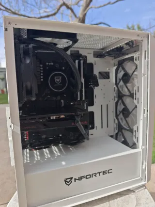 PC Sobremesa Blanco