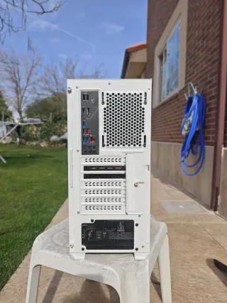 PC Sobremesa Blanco