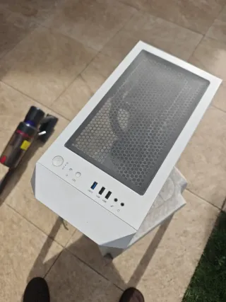 PC Sobremesa Blanco