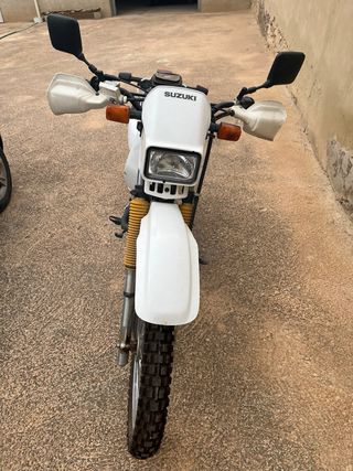 Suzuki DR 125cc Enduro Moto