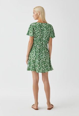 Vestido mini verde floral Pull & Bear talla S