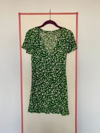 Vestido mini verde floral Pull & Bear talla S