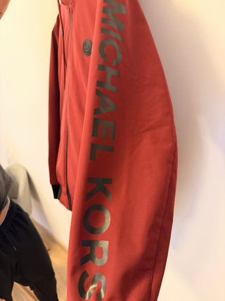 Chaqueta Michael Kors Roja con Capucha