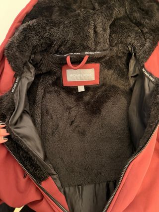 Chaqueta Michael Kors Roja con Capucha