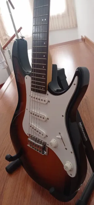 Guitarra Eléctrica antigua Vantage Sunburst