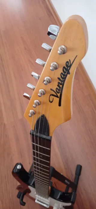 Guitarra Eléctrica antigua Vantage Sunburst