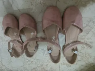 Vestido blanco y rosa para niña