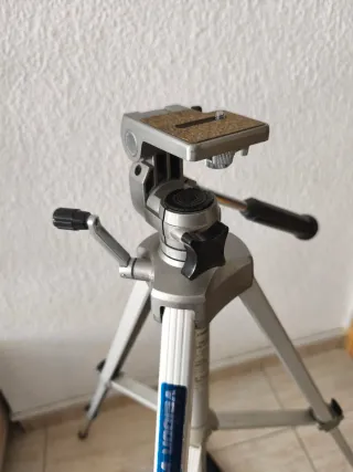 Trípode Velbon VIP para cámara/vídeo.