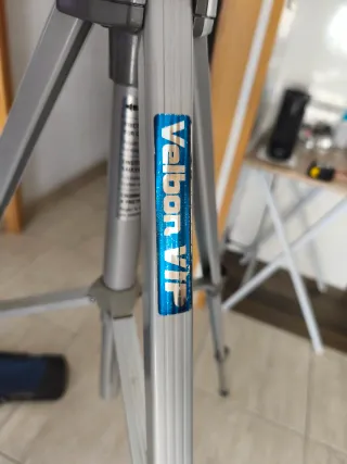 Trípode Velbon VIP para cámara/vídeo.