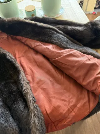 Abrigo de pelo marrón