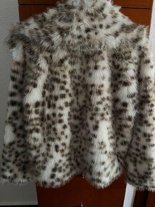 Chaqueta pelo estampado leopardo Stradivarius