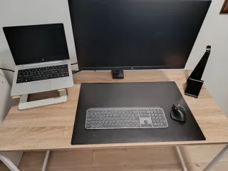 Escritorio + Monitor HP 27' + Brazo + Protector