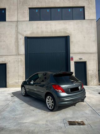 PRECIOSO Peugeot 207 2012 RC LINE 1.6 HDI 112