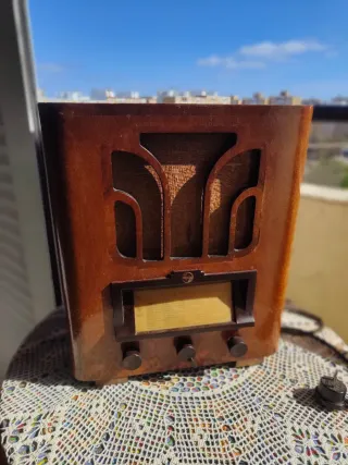 Radio Philips Antigua Capilla modelo nautilus