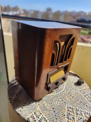 Radio Philips Antigua Capilla modelo nautilus