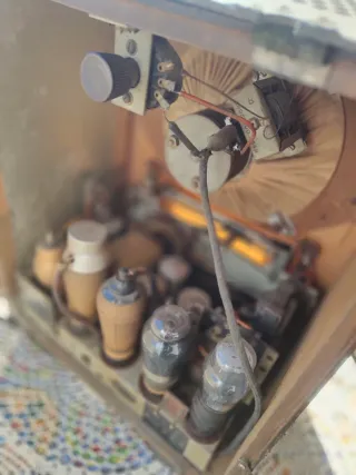 Radio Philips Antigua Capilla modelo nautilus