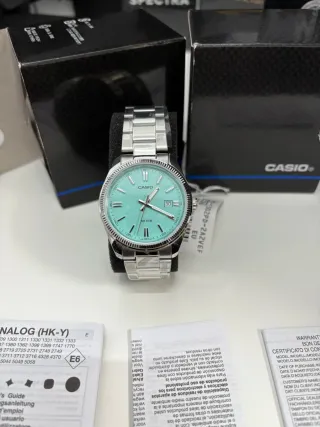 Casio MTP Tiffany Esfera Turquesa Acero