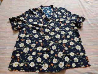 Blusa floral azul talla 58