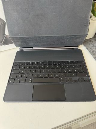 Apple iPad Magic Keyboard Space Gray