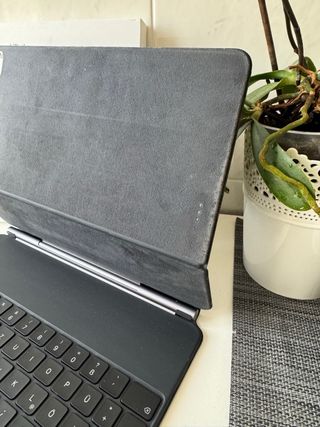 Apple iPad Magic Keyboard Space Gray