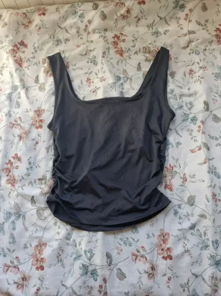 Camiseta Shein gris con almohadillas Talla M