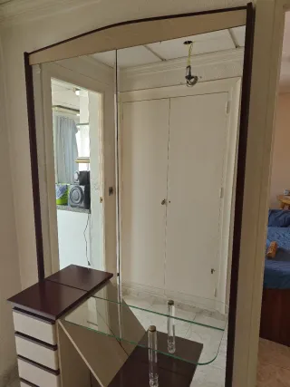 Mueble recibidor madera, cristal y espejo