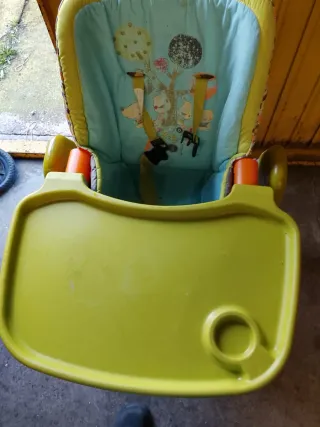 Trona bebé regulable en altura y reclinable