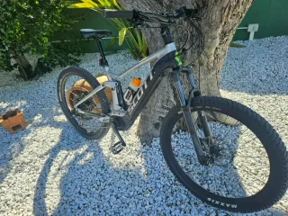 Bicicleta Eléctrica Scott Strike